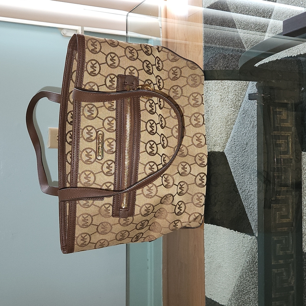 Michael kors purse